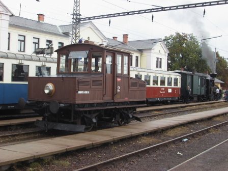 Ringhoffer č.2 na nádraží Jaroměř při nostalgické jízdě