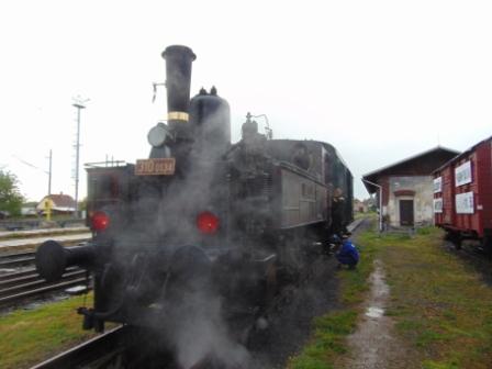 Parní lokomotiva 310.0134 po příjezdu zpět do Jaroměře